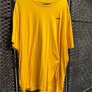 Nike Men's Bright Yellow Short Sleeve Tee excellent condition size 3XL